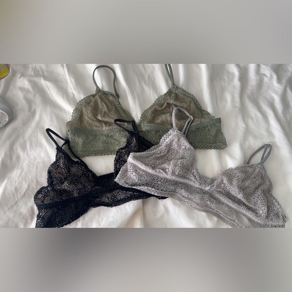 3 Vintage VS bralettes